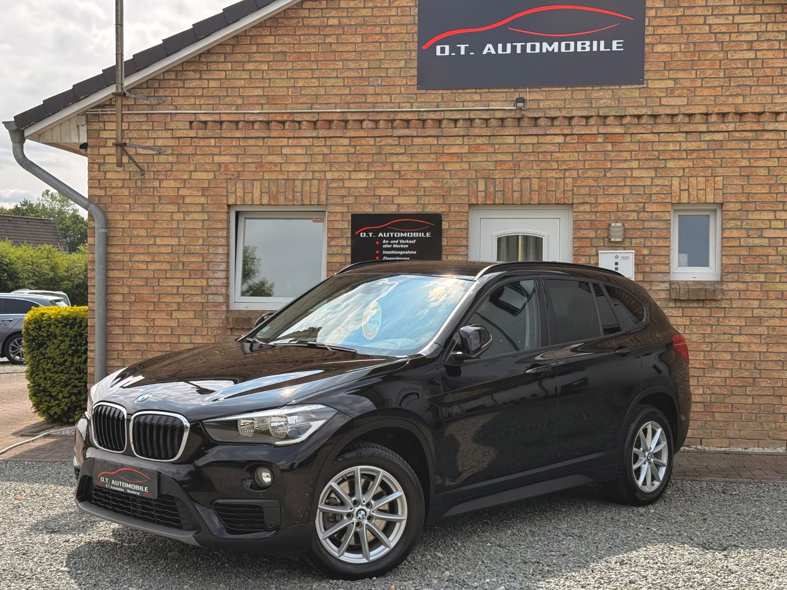BMW X1 xDrive 20d  Advantage Sport |Navi|AHK|PDC|LED