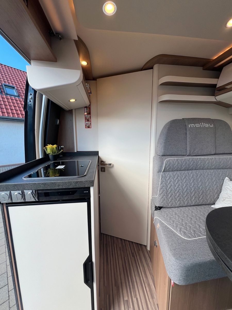 Fahrzeugabbildung Malibu Van first class - two rooms GT skyview 640 LE RB