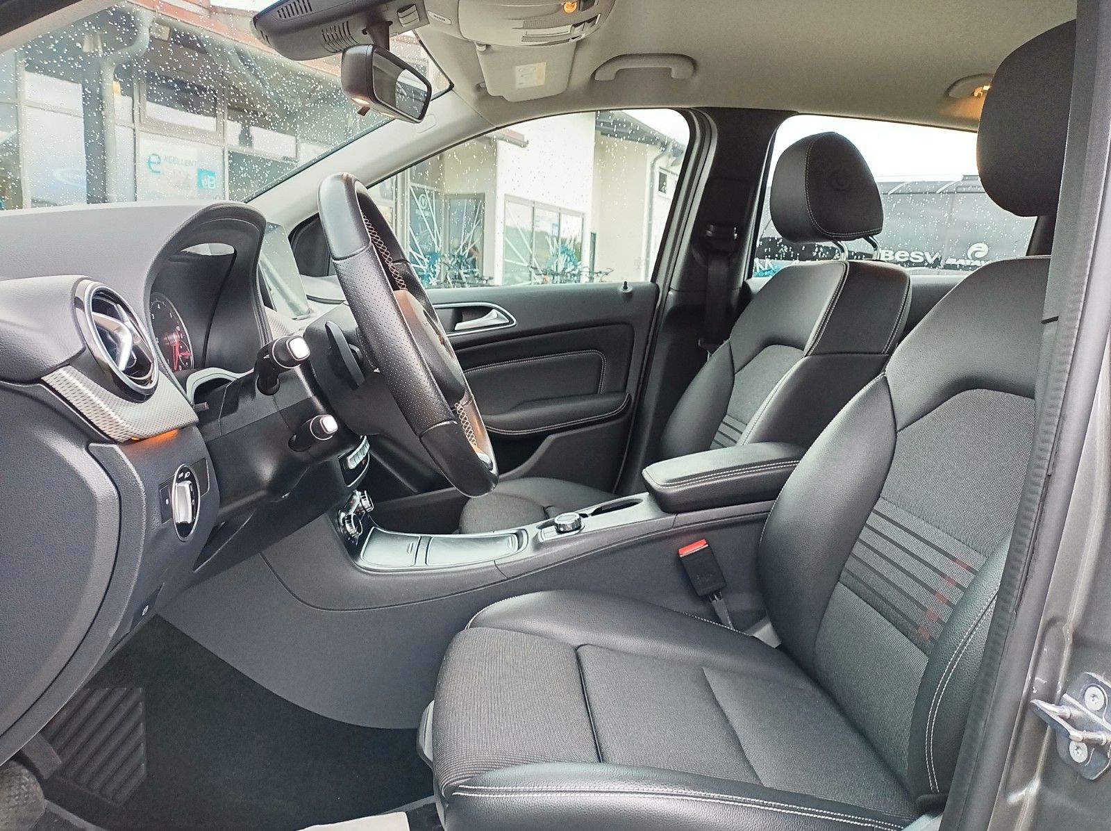 Fahrzeugabbildung Mercedes-Benz B 200d*ALLRAD+AHK+8FACH+BUSINESS+WENIG KM+INSPEK