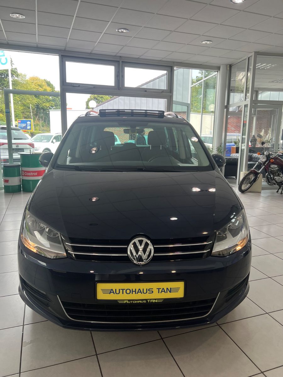 Fahrzeugabbildung Volkswagen Sharan 2.0 TDI Comfortline * PANO* R.KAMERA *AHK