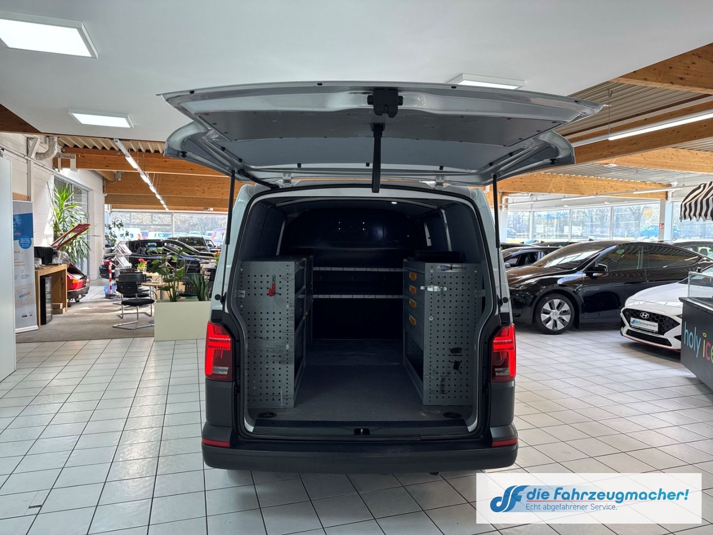 Fahrzeugabbildung Volkswagen Transporter T6.1 Kasten Navi LED CarPlay *EXPOR