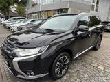 Mitsubishi Outlander PHEV Plus 4WD Led Ahk Navi Kamera Lede - Mitsubishi Gebrauchtwagen in München