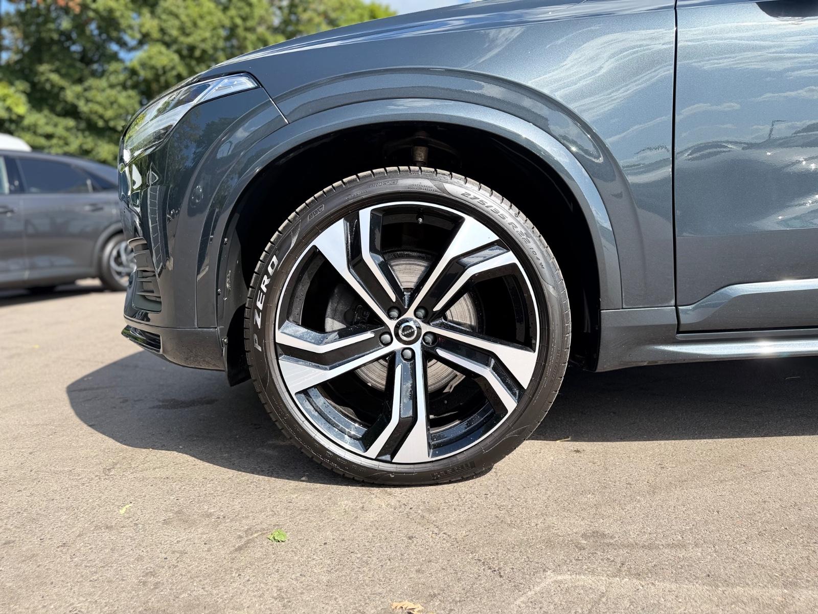 Volvo XC 90 MOMENTUM PRO AWD *7.SITZER*NAVI*LEDER*