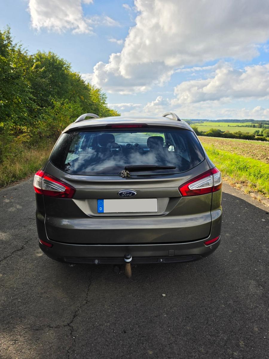 Ford Mondeo 2011 — photo 7