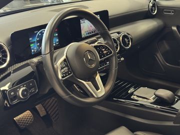 Mercedes CLA 250 Shooting Brake - 11