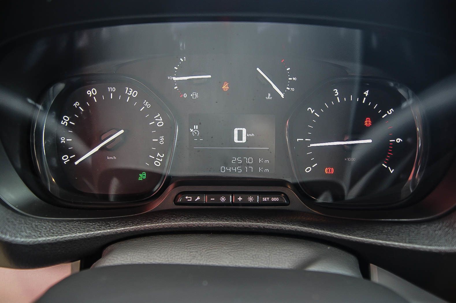 Fahrzeugabbildung Opel Vivaro Kasten 1.5d  Edition S Apple CarPlay ANHZ