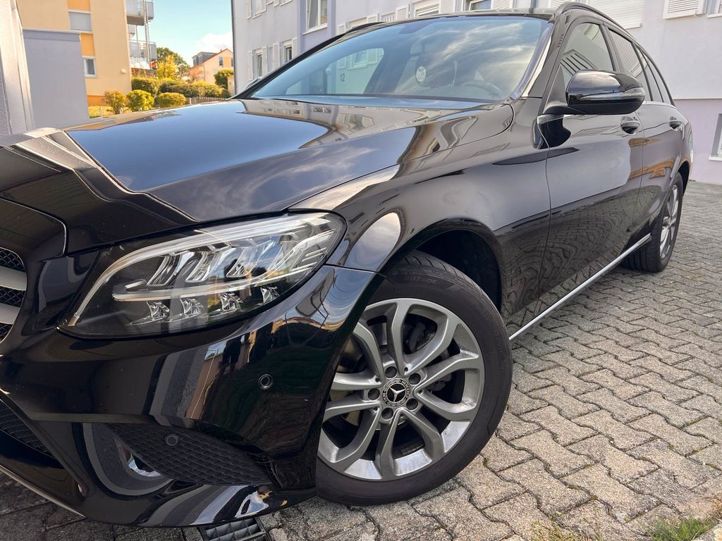 Image of Mercedes-Benz C 200