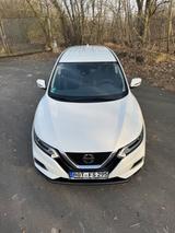 Nissan Qashqai 1.3 DIG-T DCT 160PS Acenta Acenta - Nissan Qashqai mit Benzin-Antrieb: Limousine, Automatik