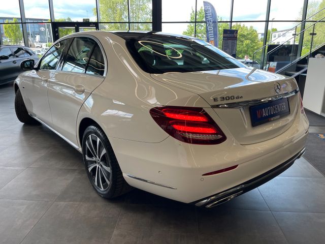 Mercedes-Benz E 300 de Lim. Aut. Avantgarde *LED*LEDER*PANO*