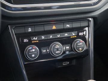 Volkswagen T-Roc 1.5TSI LED SITZHZ NAVI PDC ACC 18ZOLL