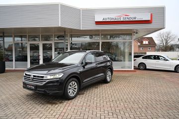 Volkswagen Touareg - 1