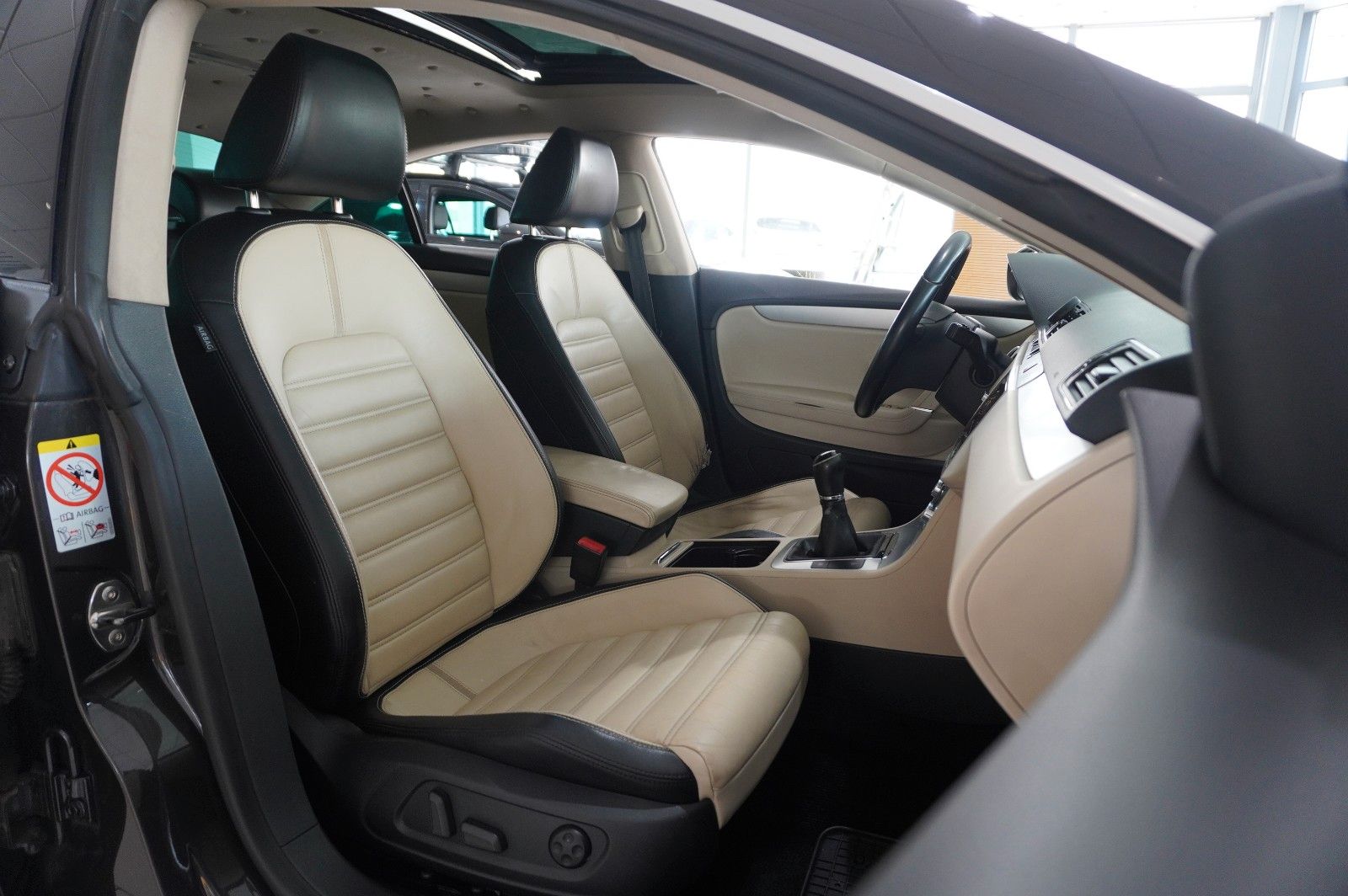 Fahrzeugabbildung Volkswagen Passat CC 2.0 TDI COUPE NAVI/BI-XENON/SHZ/PANO.