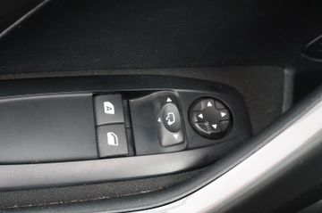 Peugeot 2008 Active Automatik Kamera Klimaautomatik