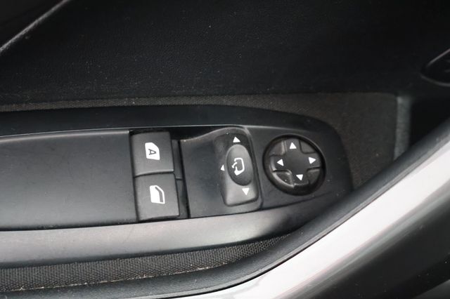 Peugeot 2008 Active Automatik Kamera Klimaautomatik