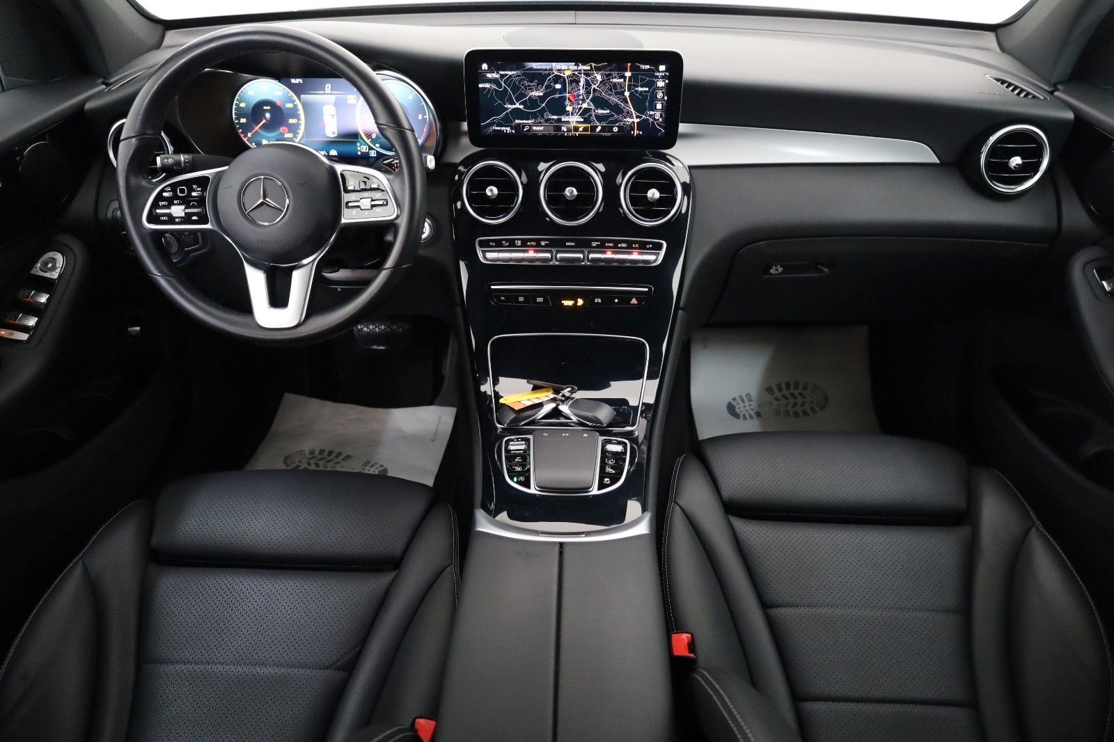 Fahrzeugabbildung Mercedes-Benz GLC 200d Coupé Leder,Navi,LED,Kamera,SH,PDC,AHK