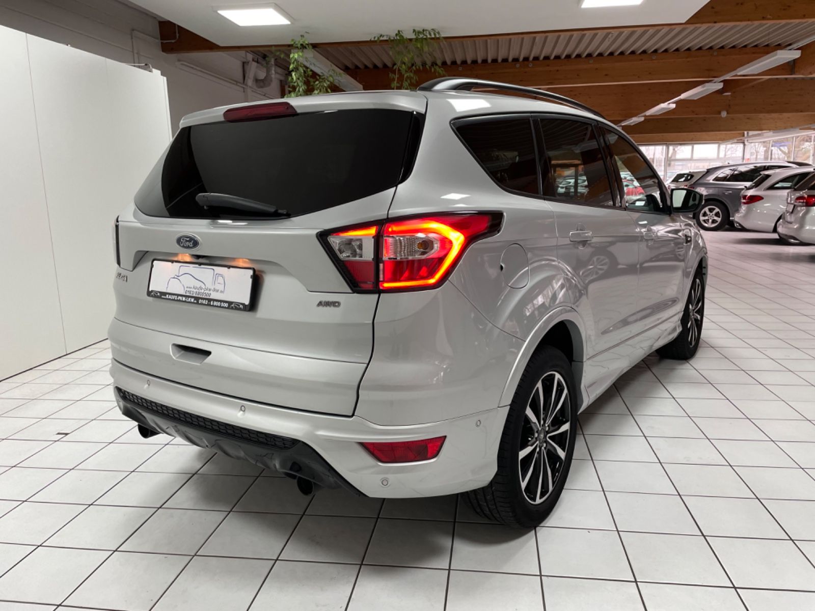 Fahrzeugabbildung Ford Kuga ST-Line AWD Allrad LED