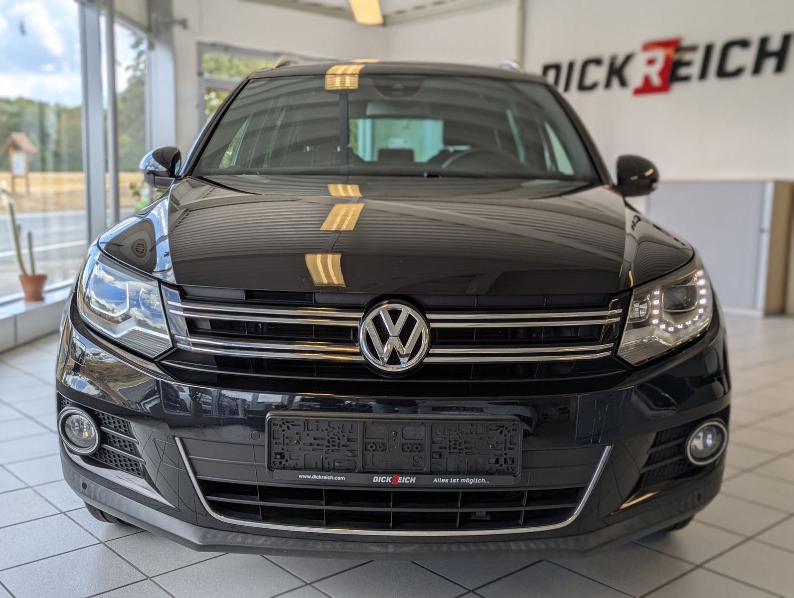 Fahrzeugabbildung Volkswagen Tiguan 1.4 TSI DSG Lounge DYNAUDIO AHK Kamera