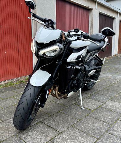 Triumph Street Triple 765 R 