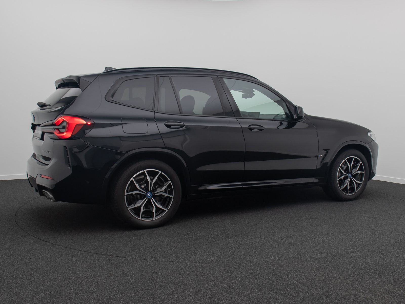 Fahrzeugabbildung BMW X3 xD30e M Sport Komfort AHK HUD DAB 360°HiFi