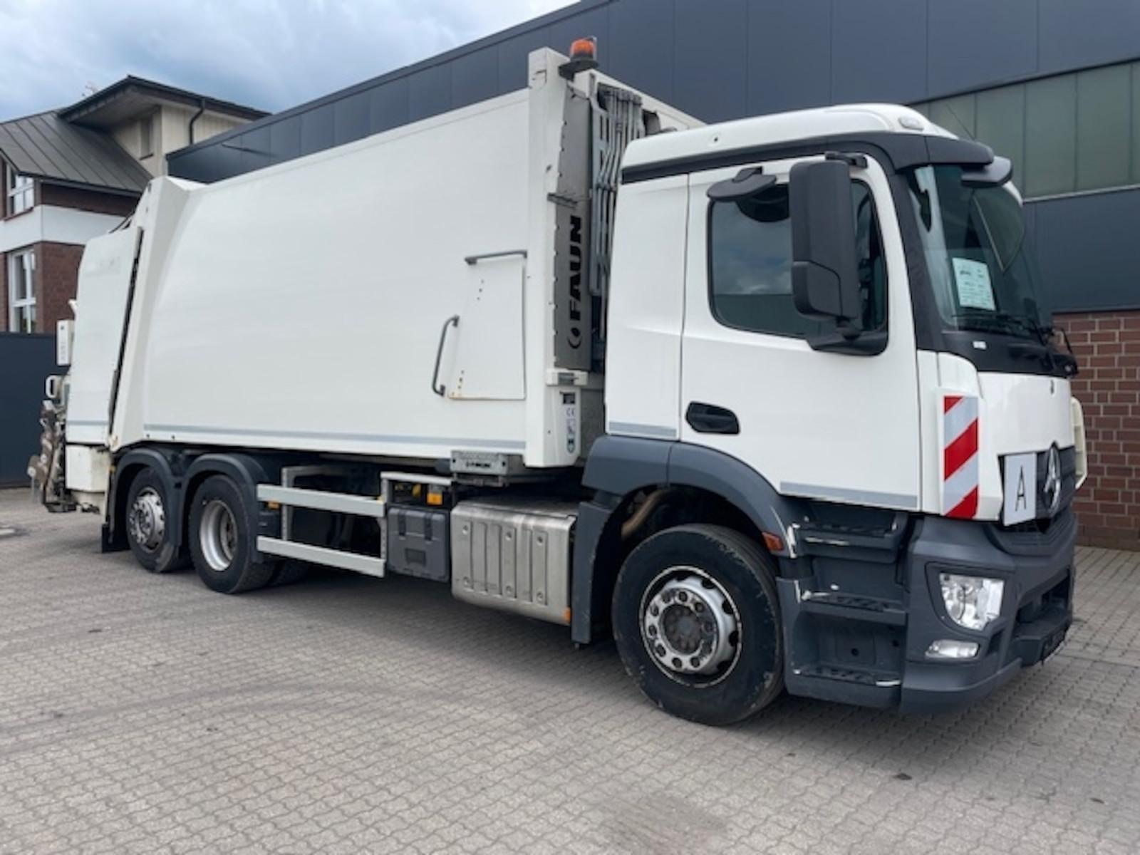 Mercedes-Benz 2533 6x2 Antos Faun Powerpess mit Lifter