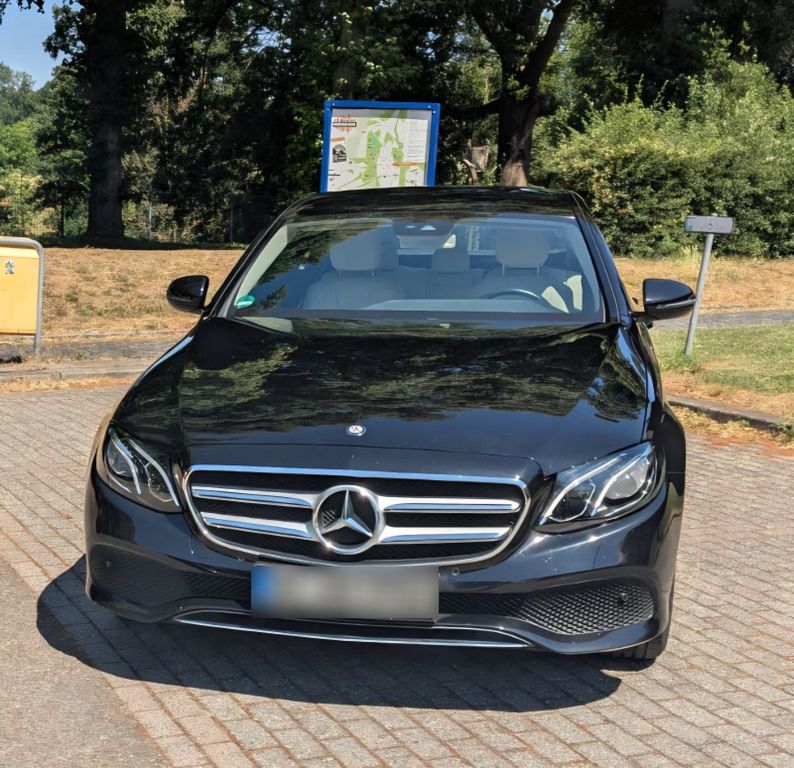Image of Mercedes-Benz E 220