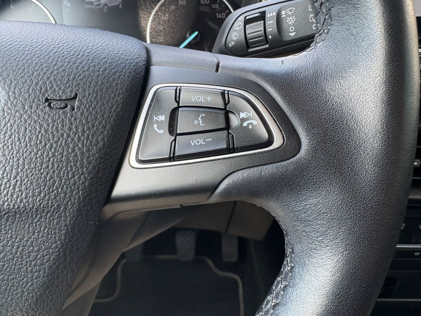 Fahrzeugabbildung Ford EcoSport Titanium Kamera SHZ Navi Klima Tempomat