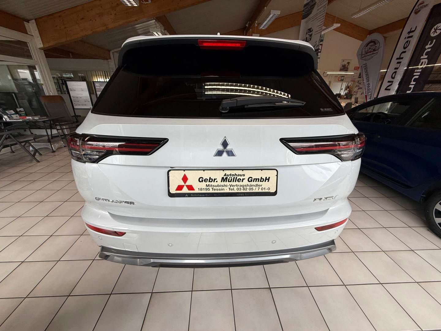 Fahrzeugabbildung Mitsubishi Outlander Plug-in Hybrid Intro Edition