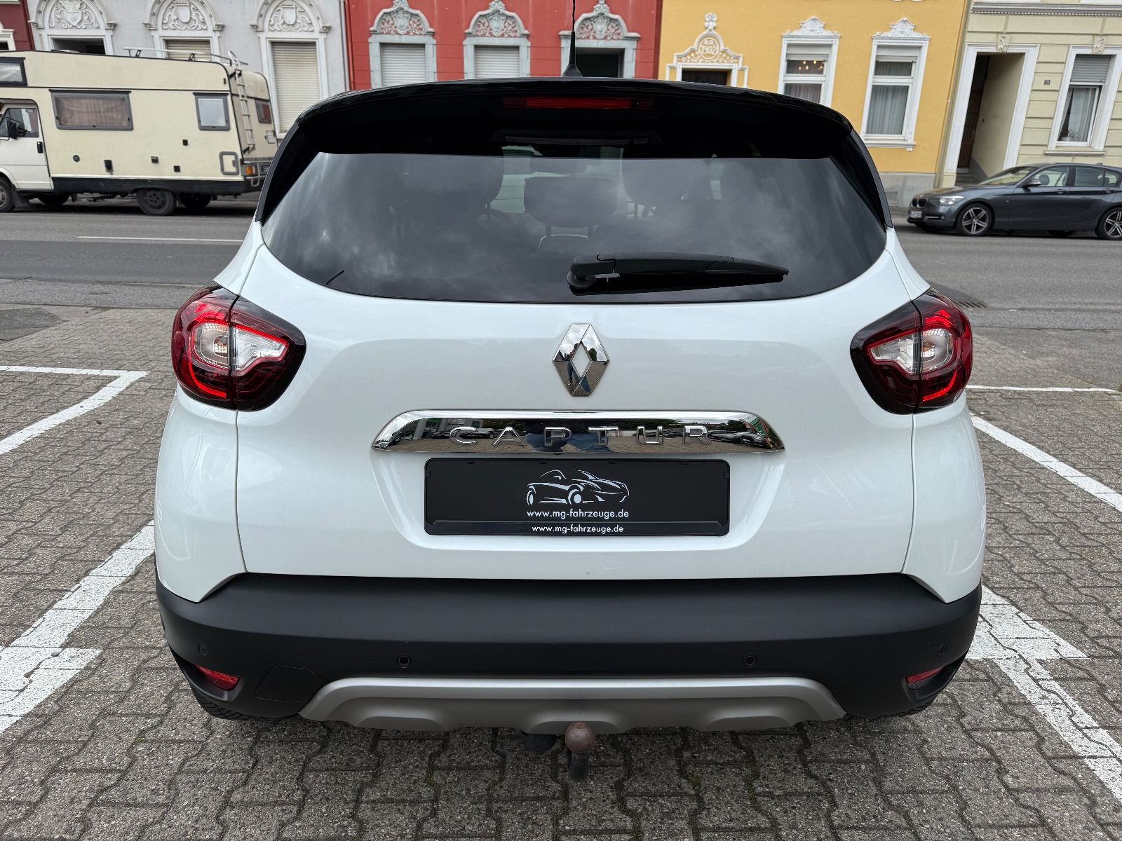Fahrzeugabbildung Renault Captur Intens NAVI LED AHK TEMPOMAT KAMERA