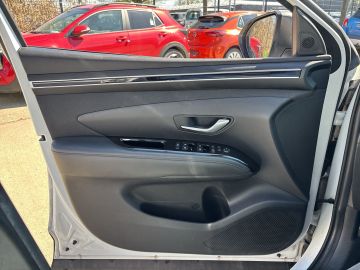Hyundai TUCSON - 12