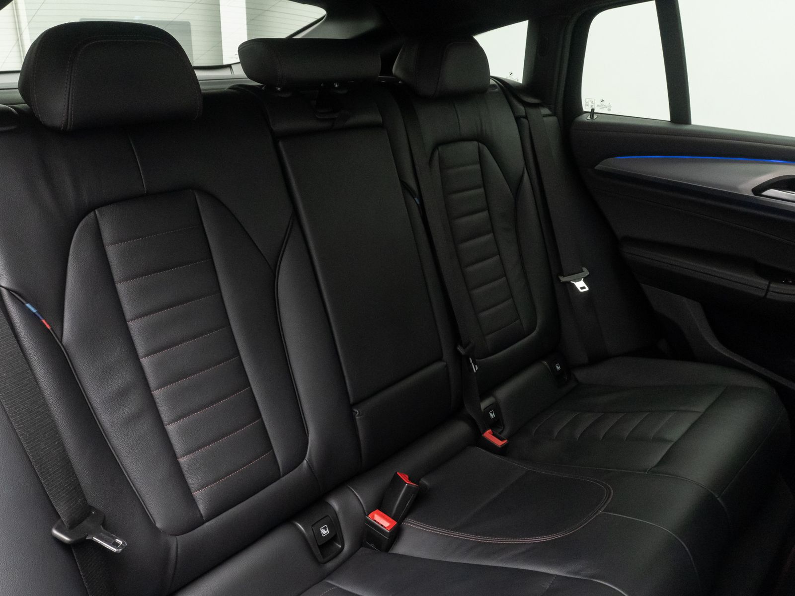 Fahrzeugabbildung BMW X4 M40i Kamera DAB HUD Memory Komfort H/K 20Zoll