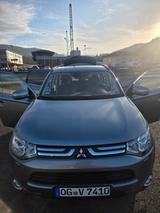 Mitsubishi Outlander 2.2 DI-D Intense 4WD TC-SST Intense - Mitsubishi Outlander mit Panoramadach