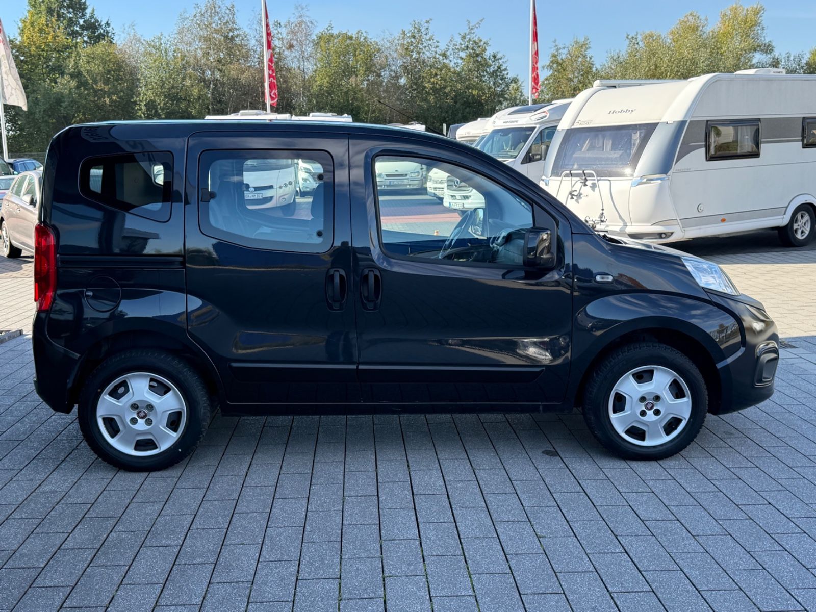 Fahrzeugabbildung Fiat Qubo Lounge KLIMAANLAGE SITZHEIZUNG PDC