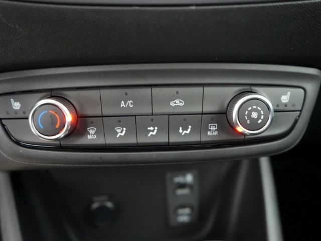 Crossland EDITION AT+LED+AHK+NAVI+RÜCKFAHRKAMERA