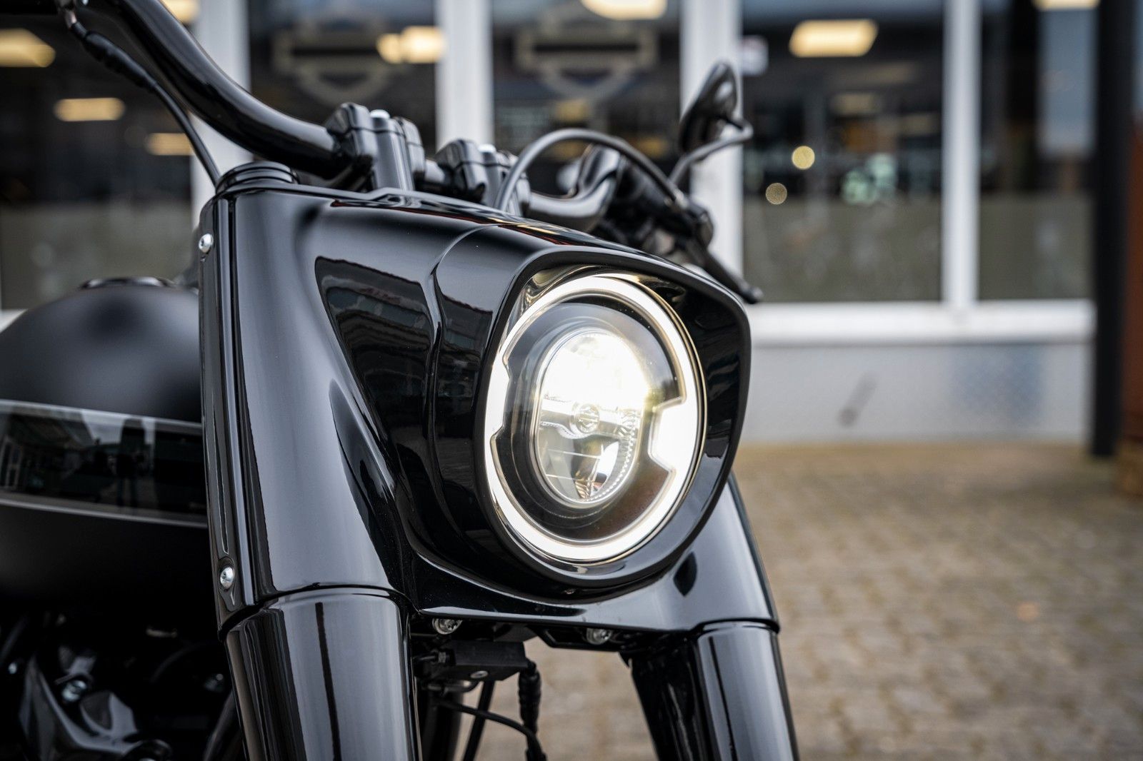 Fahrzeugabbildung Harley-Davidson DARK FAT BOY FLFBS 114 MY24 -JEKILL&HYDE-