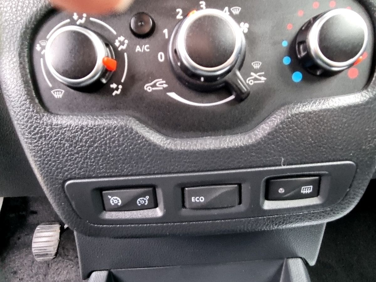 Fahrzeugabbildung Dacia Dokker Stepway Plus TCe 130