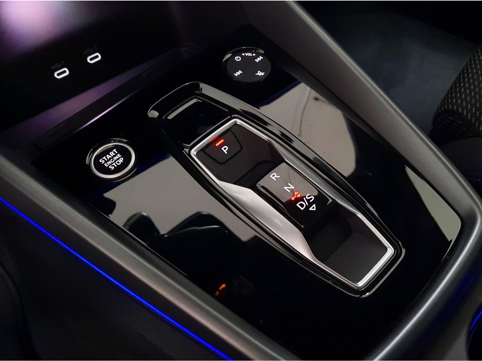 Fahrzeugabbildung Audi A3 Sportback TFSI S-Line S-tronic *AHK*Navi*LED*