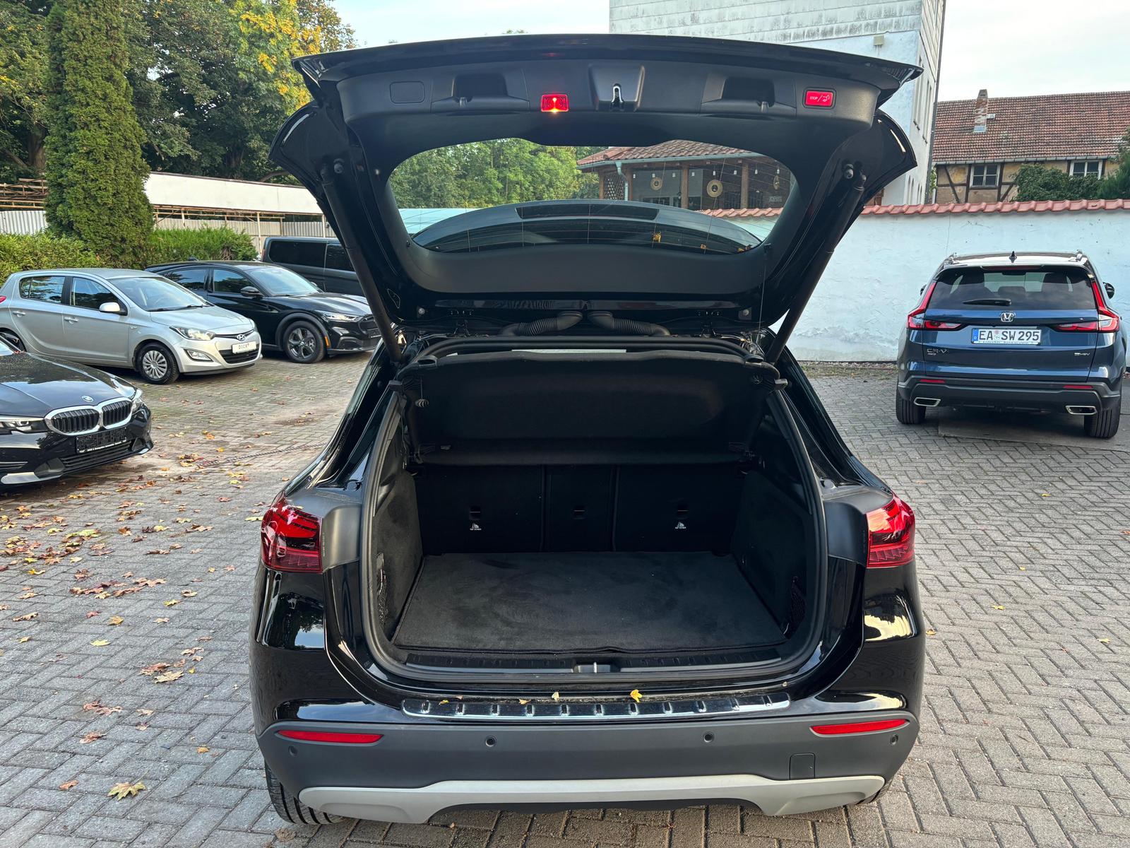 Mercedes-Benz GLA 7G LED+MBUX+VIRT+SHZ+KAM+T-LEDER+NAV+DAB, миниатюра 13