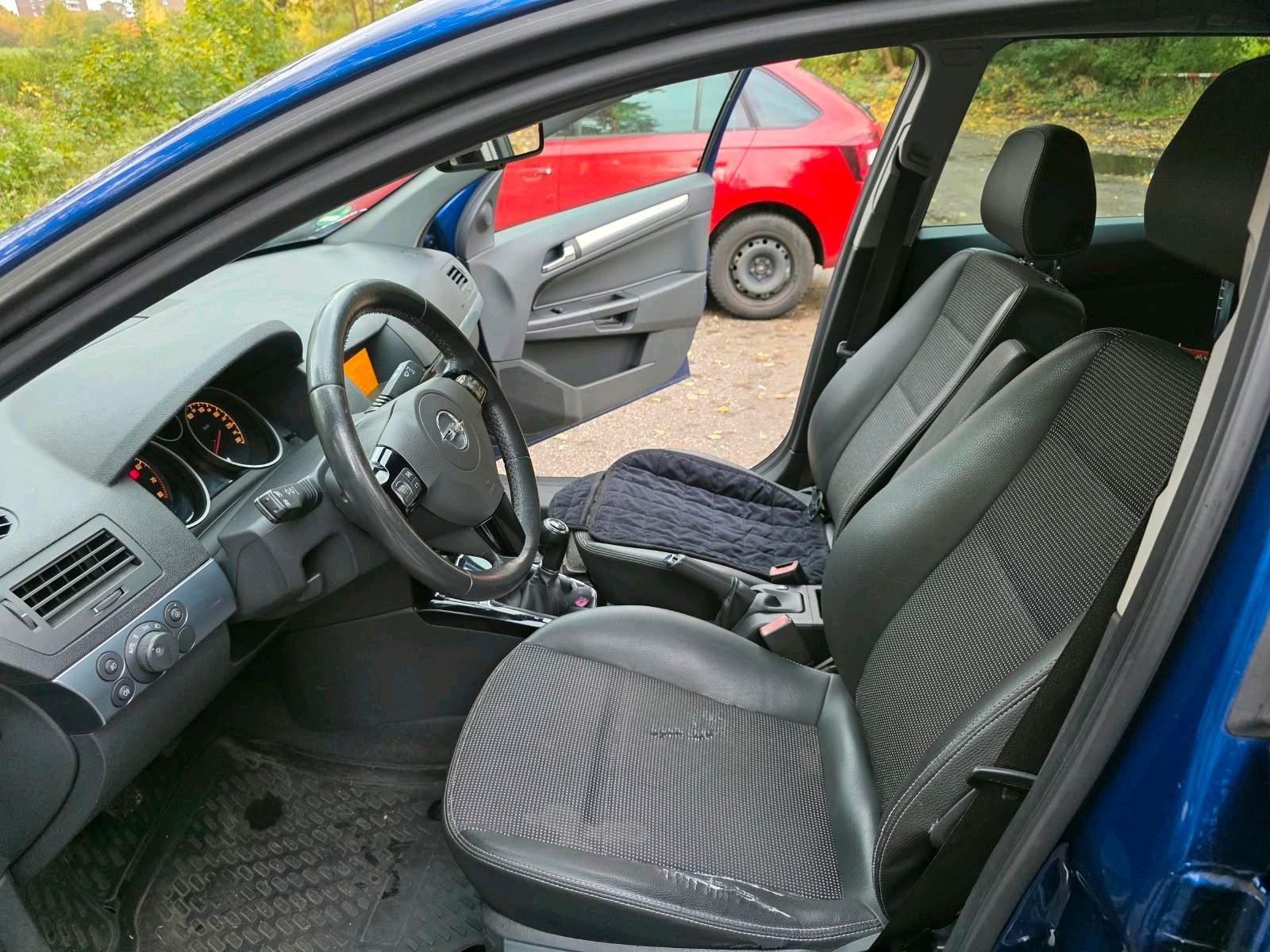 Opel Astra 2009 — photo 14