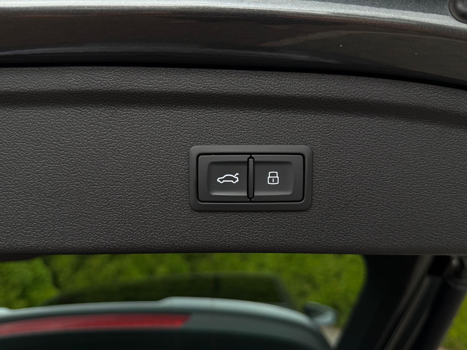 Fahrzeugabbildung Audi A3 35 TFSI S-tr. S-Line PANO+LED+ACC+SHZ+CARPLAY