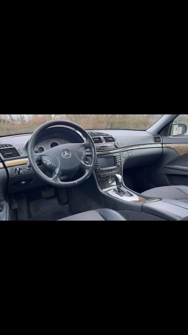 Mercedes-Benz E 320