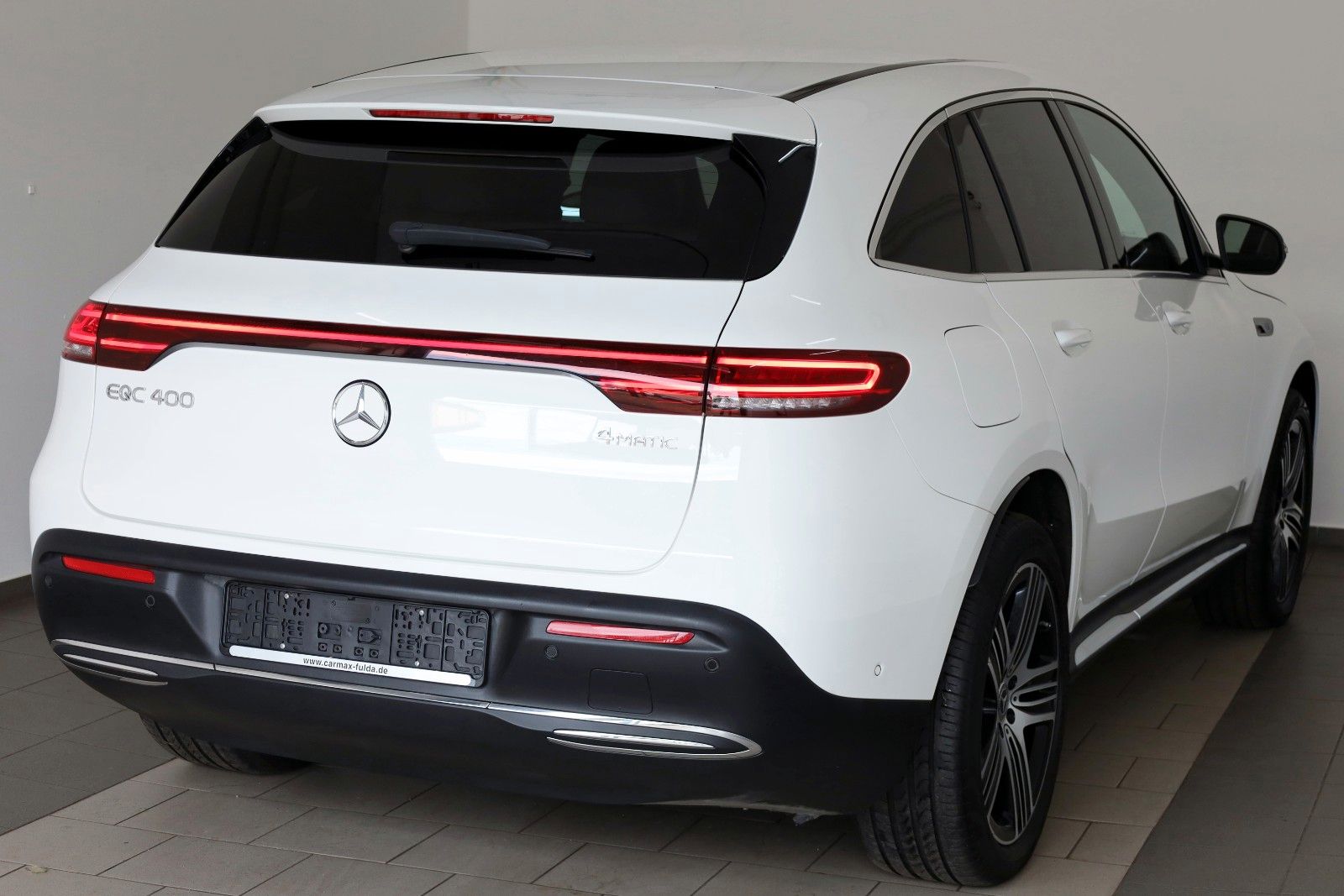 Fahrzeugabbildung Mercedes-Benz EQC 400 4M Leder,Navi,Multibeam LED,Park Paket