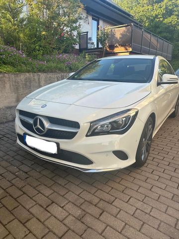 MERCEDES-BENZ Mercedes Benz CLA 180