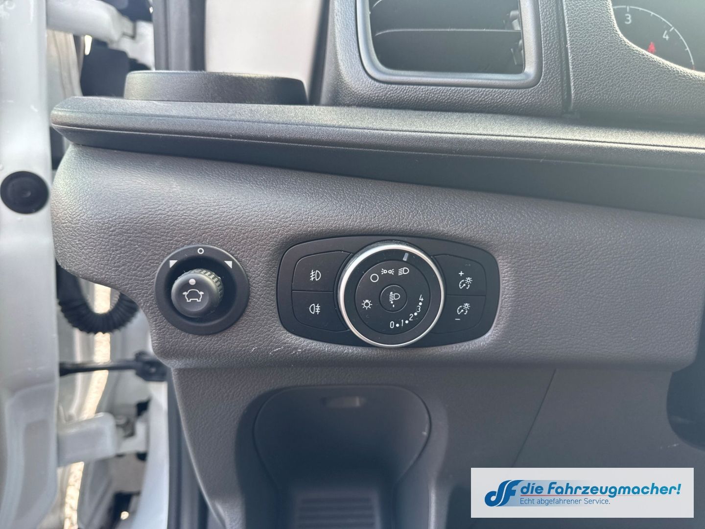 Fahrzeugabbildung Ford Transit Kombi 350 L3 Trend LIFT* Temp Tel.-Vorb.