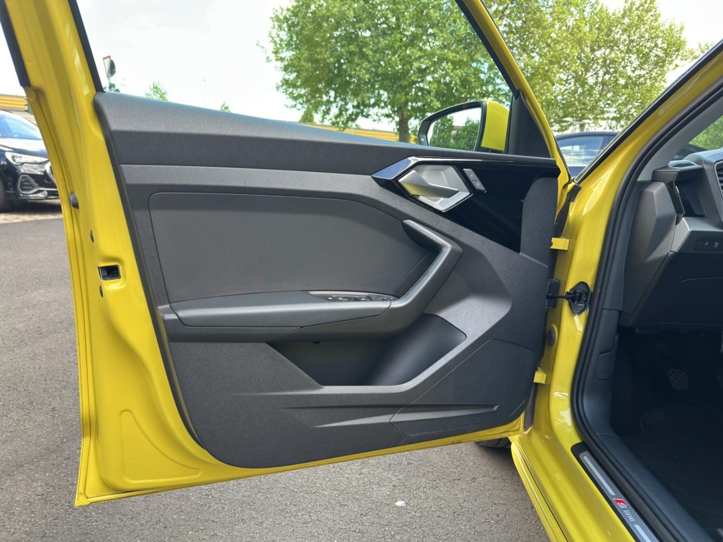 Fahrzeugabbildung Audi A1 Sportback S line S-Line 25 TFSI LED Smartphon