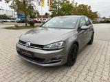 Volkswagen Golf VII Lim. Highline BMT 1.4 TSI Xenon DSG ACC - mit Benzin-Antrieb: Grau, Alcantara, Limousine