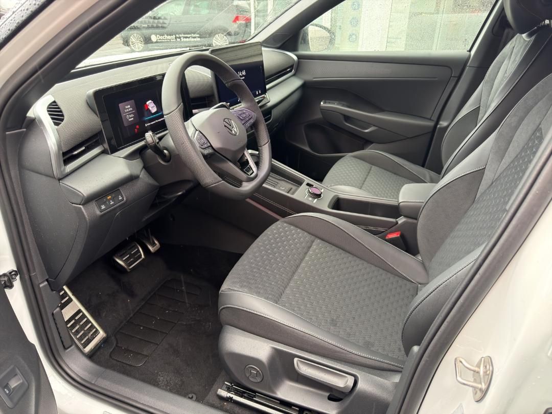 Fahrzeugabbildung Volkswagen T-Roc R-Line R-Line,Easy-Open,AHK,Black-Style,IQ