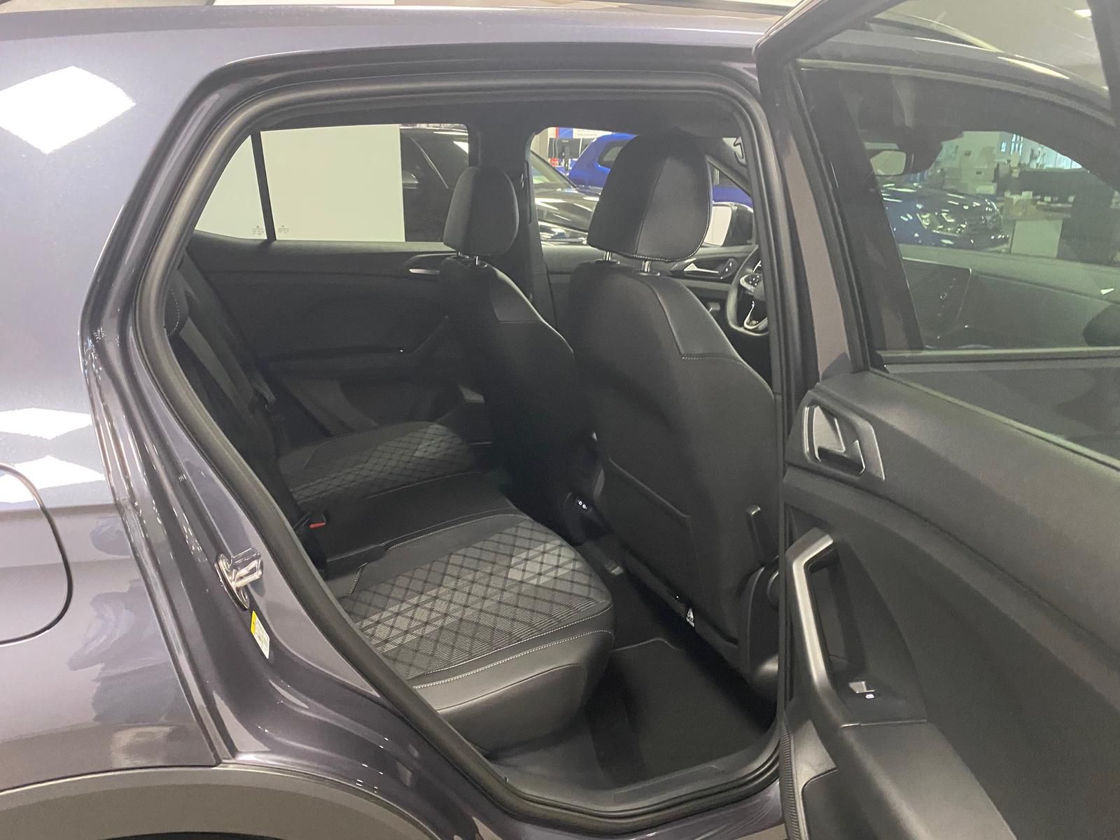 Fahrzeugabbildung Volkswagen T-Cross 1.0 TSI DSG R-Line BLACKSTYLE+MATRIX+AHK