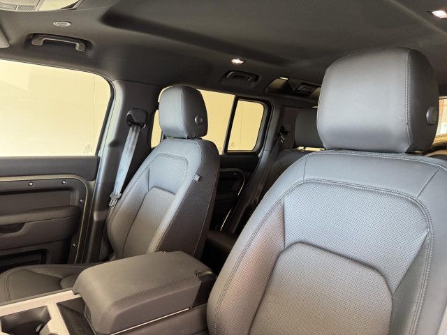 LAND-ROVER Defender 2024