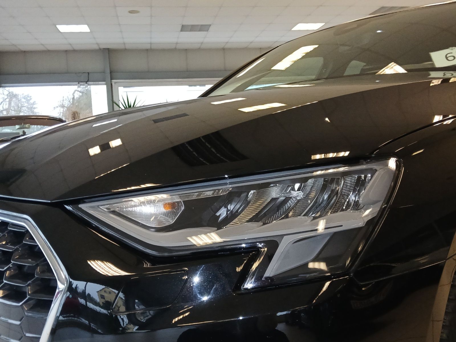 Fahrzeugabbildung Audi A3 Limousine 35 TFSI advanced S-tronic Navi AVC