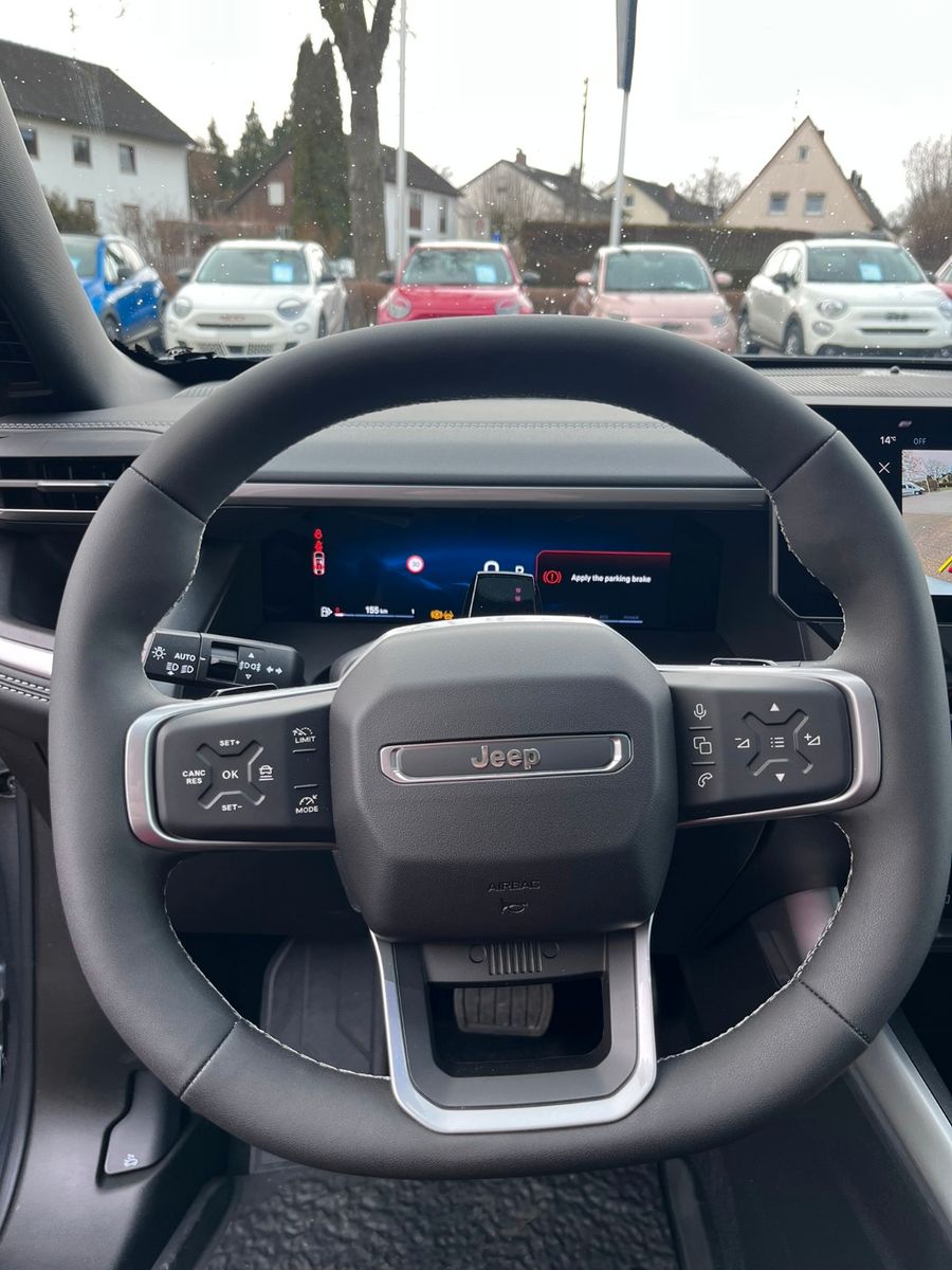 Fahrzeugabbildung Jeep Compass E-Hybrid 1.2 eDCT 100 kW First Edition